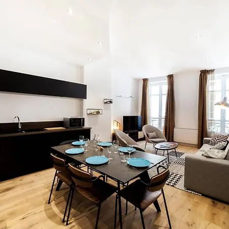 Charme traditionnel et design moderne en plein centre de Lyon Extérieur photo